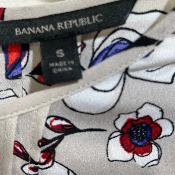 Banana Republic Floral Ruffle Blouse - Gray and Purple Size Small - Picture 8 of 9